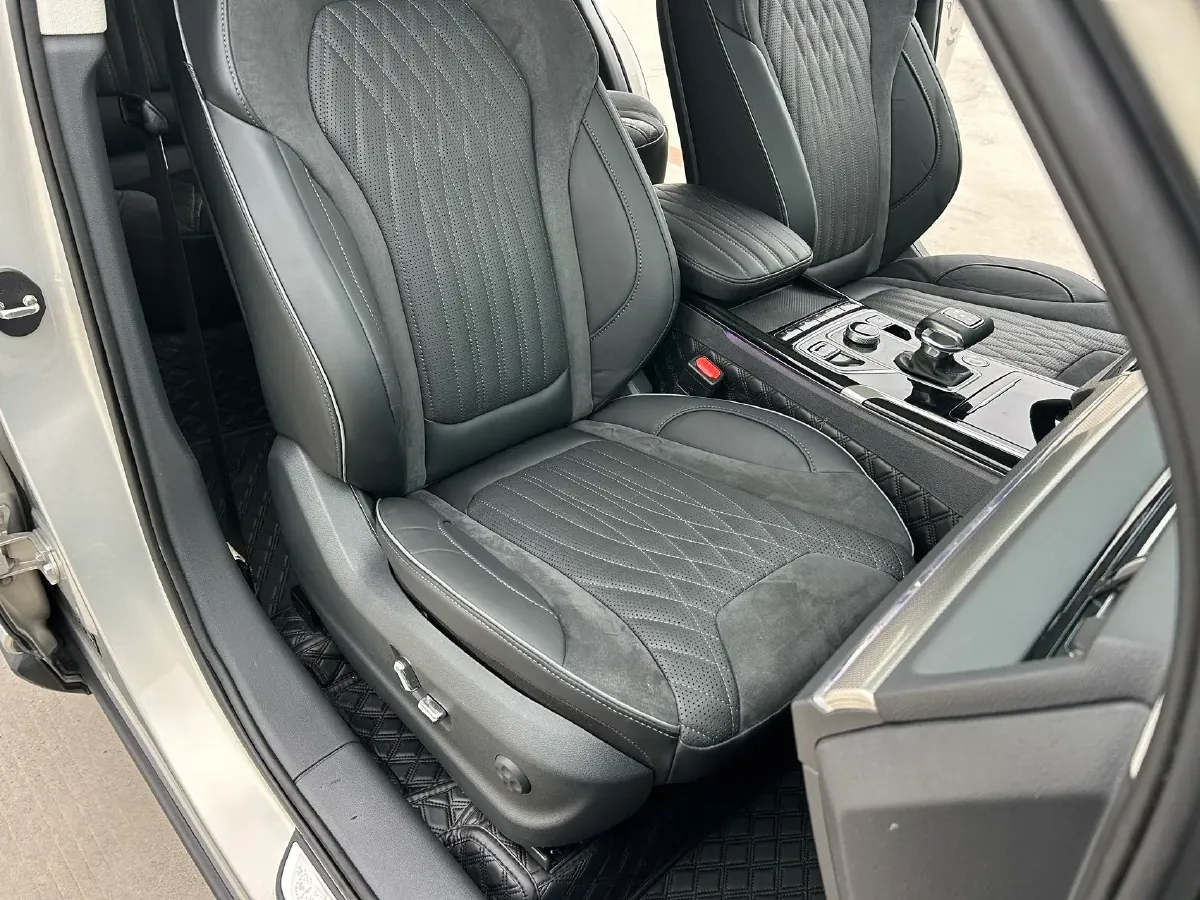 2022 HongQi HS5 2.0T 224HP L4 6AT,autocango,china used car exporter,china ev exporter,chinese used car exporter,chinese used ev exporter