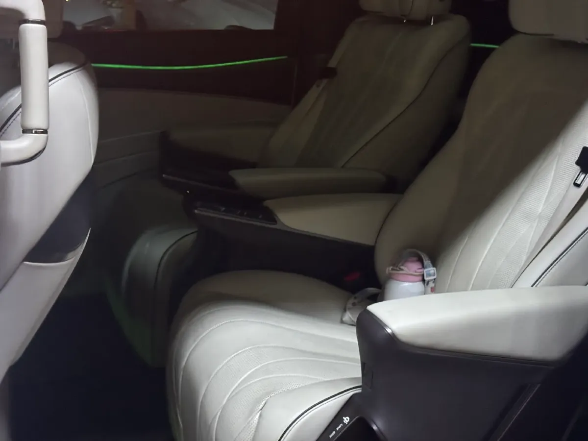 2024 Denza D9 1.5T 139HP L4 E-CVT PHEV 40KWH,autocango,china used car exporter,china ev exporter,chinese used car exporter,chinese used ev exporter