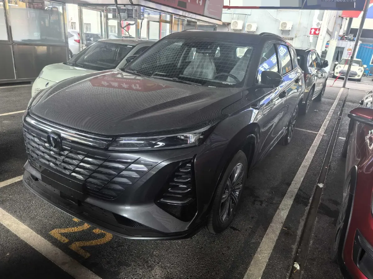 2025 ChangAn CS75 Plus 1.5T 188HP L4 8AT,autocango,china used car exporter,china ev exporter,chinese used car exporter,chinese used ev exporter
