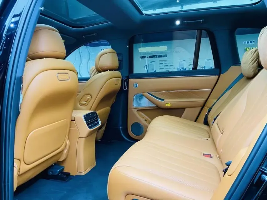 2025 AITO AITO M8 REEV 160HP REEV 53.4KWH,autocango,china used car exporter,china ev exporter,chinese used car exporter,chinese used ev exporter