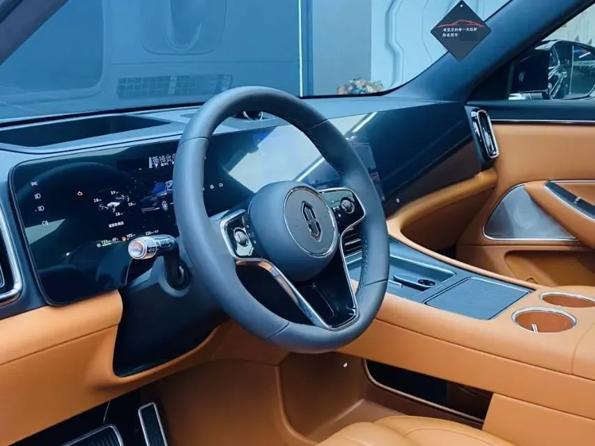 2025 AITO AITO M8 REEV 160HP REEV 53.4KWH,autocango,china used car exporter,china ev exporter,chinese used car exporter,chinese used ev exporter