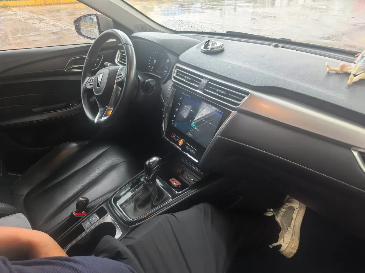 2019 Roewe i5 1.5T 169HP L4 7DCT,autocango,china used car exporter,china ev exporter,chinese used car exporter,chinese used ev exporter