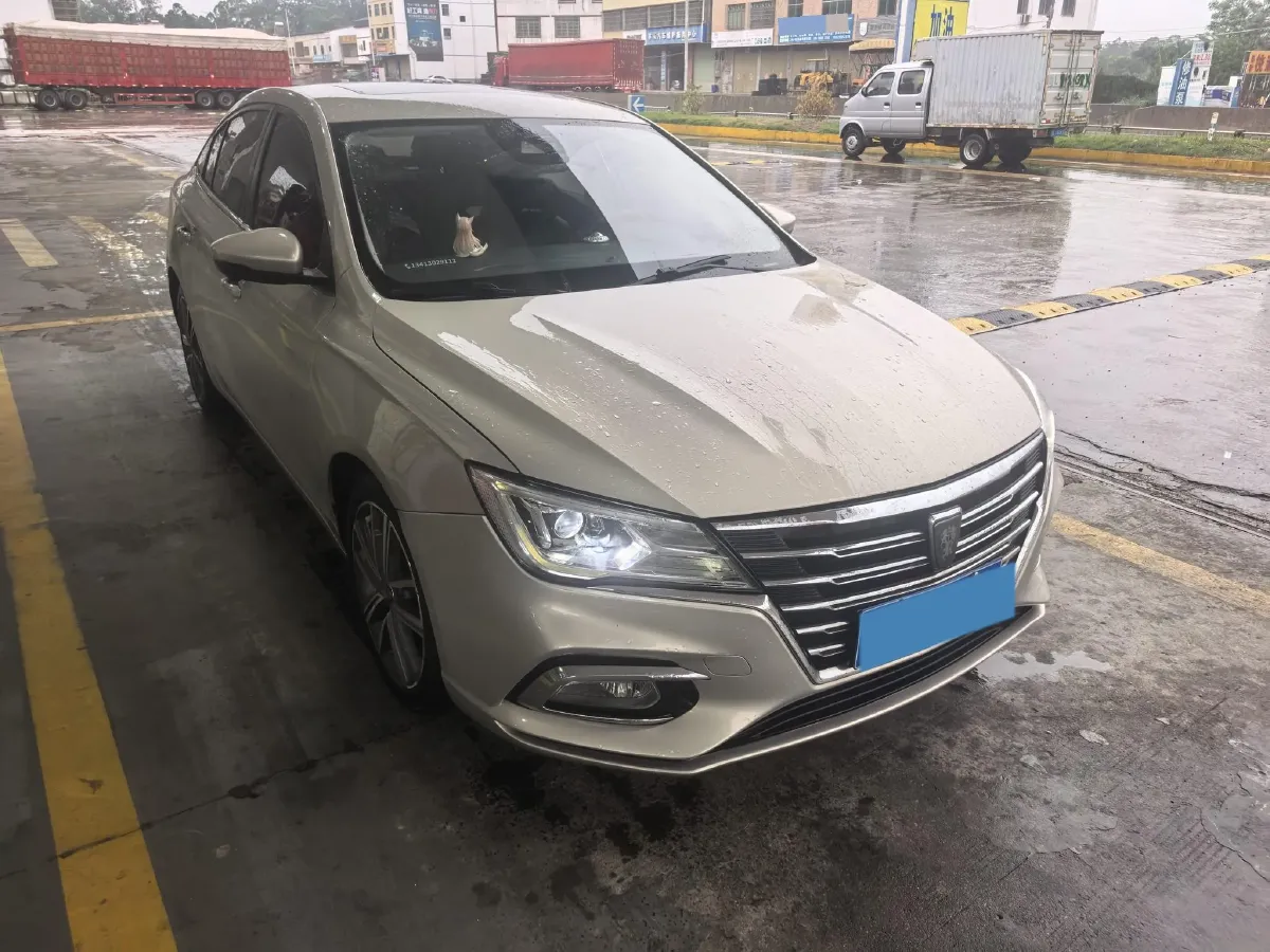 2019 Roewe i5 1.5T 169HP L4 7DCT,autocango,china used car exporter,china ev exporter,chinese used car exporter,chinese used ev exporter