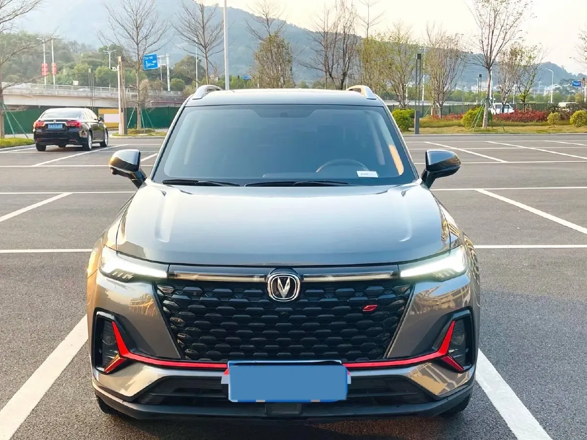2021 ChangAn CS35 Plus 1.4T 160HP L4 7DCT,autocango,china used car exporter,china ev exporter,chinese used car exporter,chinese used ev exporter