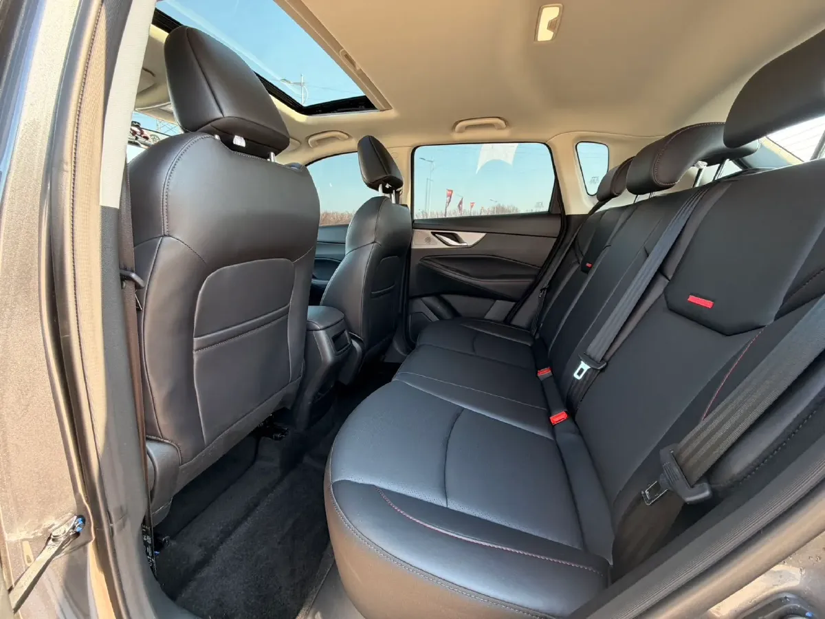 2021 ChangAn CS35 Plus 1.4T 160HP L4 7DCT,autocango,china used car exporter,china ev exporter,chinese used car exporter,chinese used ev exporter