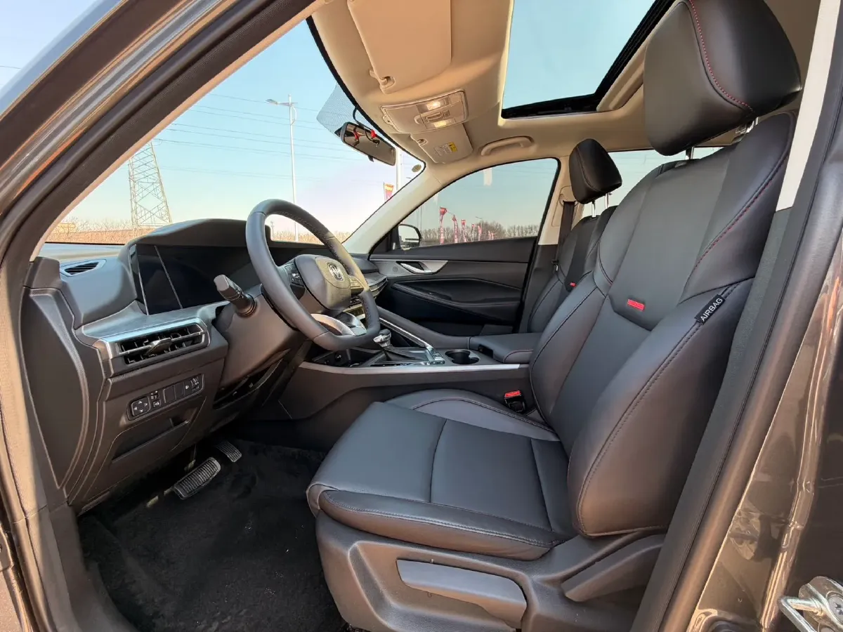 2021 ChangAn CS35 Plus 1.4T 160HP L4 7DCT,autocango,china used car exporter,china ev exporter,chinese used car exporter,chinese used ev exporter