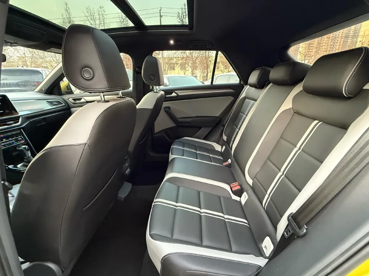 2023 Volkswagen T-Roc 1.5T 160HP L4 7DCT,autocango,china used car exporter,china ev exporter,chinese used car exporter,chinese used ev exporter