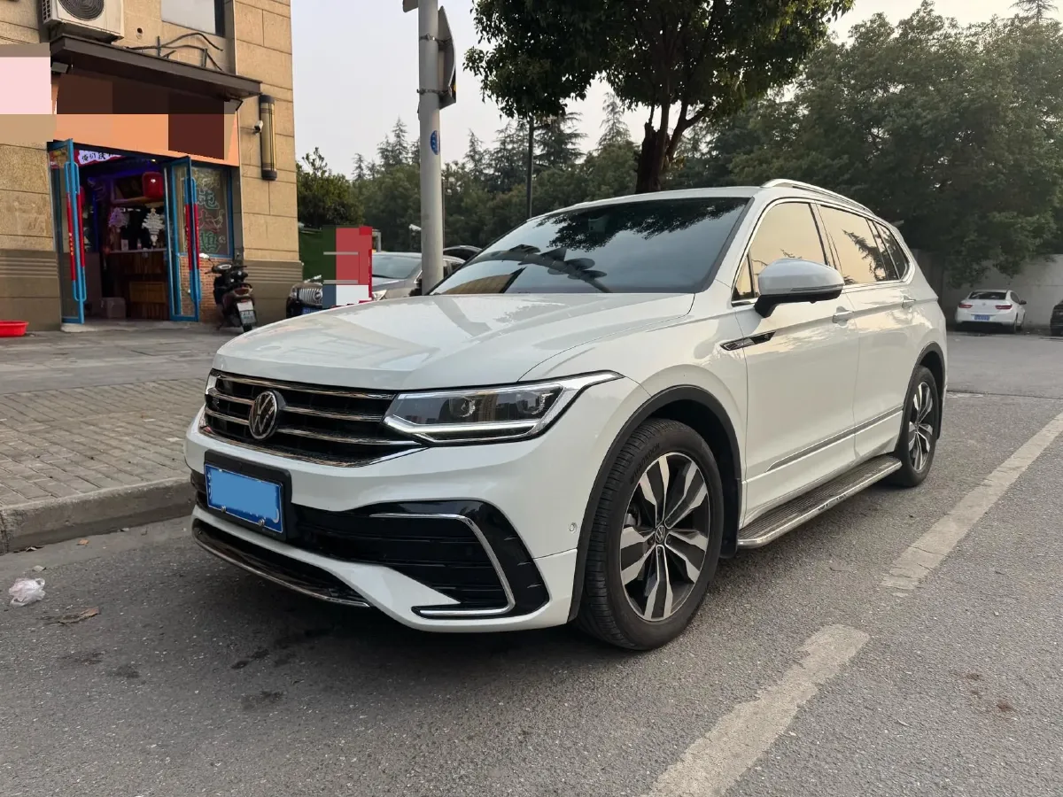 2024 Volkswagen Tiguan L 2.0T 186HP L4 7DCT,autocango,china used car exporter,china ev exporter,chinese used car exporter,chinese used ev exporter