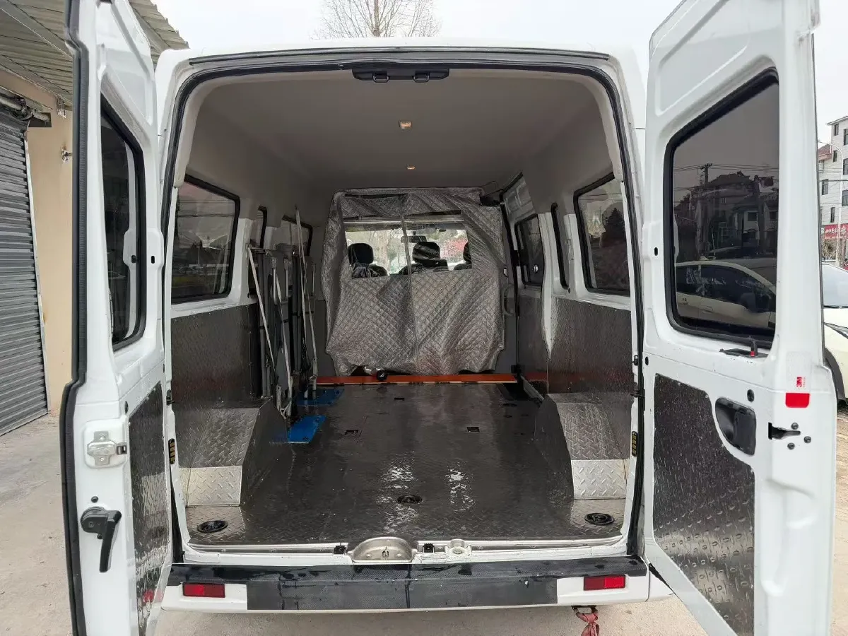 2021 MAXUS XinTu V80 2.0T 127HP L4 6MT,autocango,china used car exporter,china ev exporter,chinese used car exporter,chinese used ev exporter