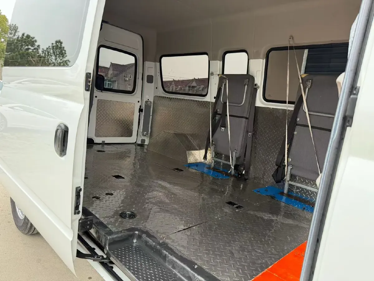 2021 MAXUS XinTu V80 2.0T 127HP L4 6MT,autocango,china used car exporter,china ev exporter,chinese used car exporter,chinese used ev exporter