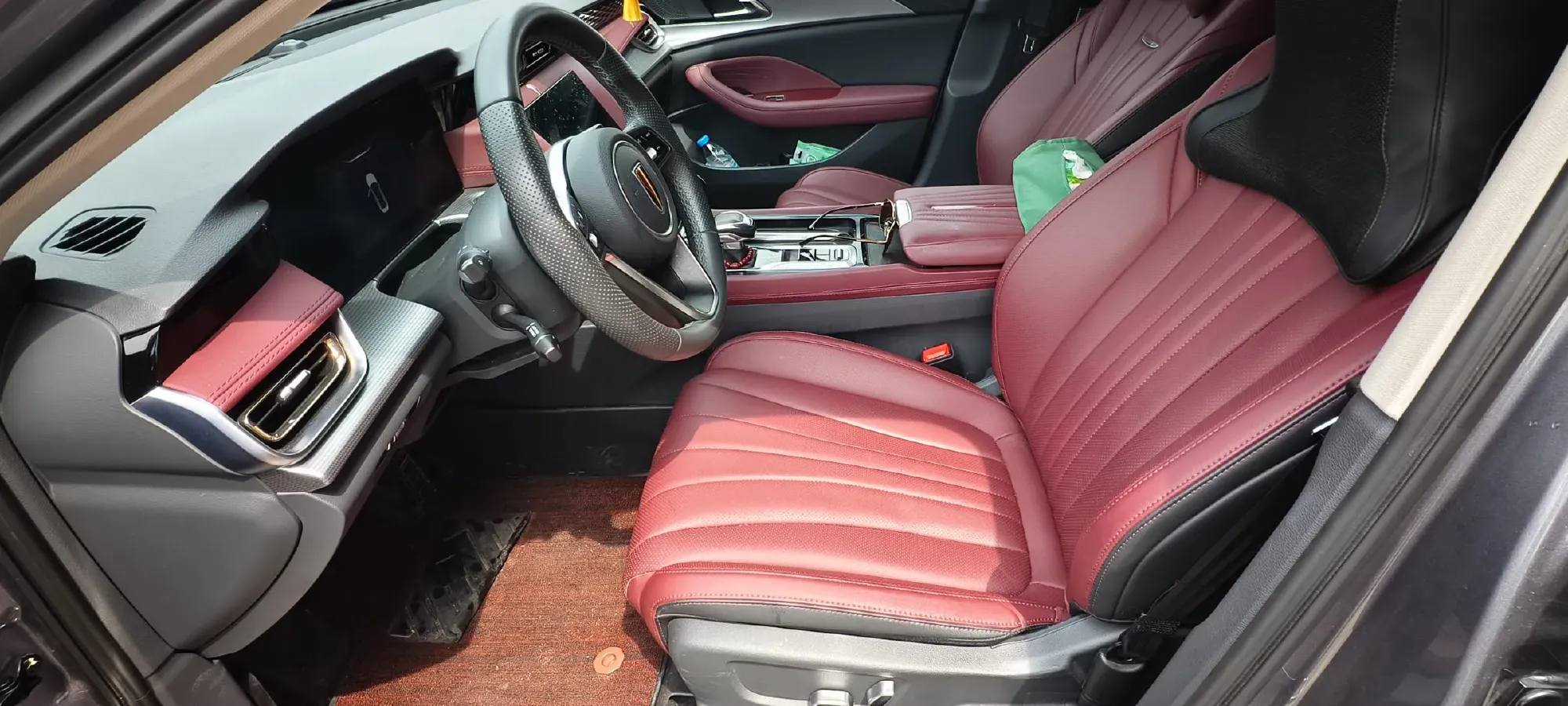 2023 HongQi H5 2.0T 224HP L4 8AT,autocango,china used car exporter,china ev exporter,chinese used car exporter,chinese used ev exporter