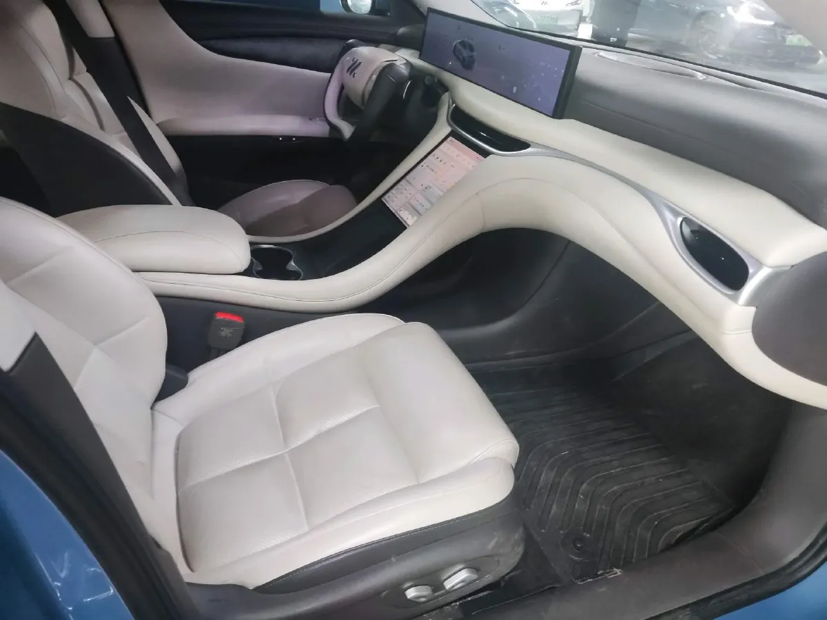 2024 IM L6 BEV 75KWH,autocango,china used car exporter,china ev exporter,chinese used car exporter,chinese used ev exporter