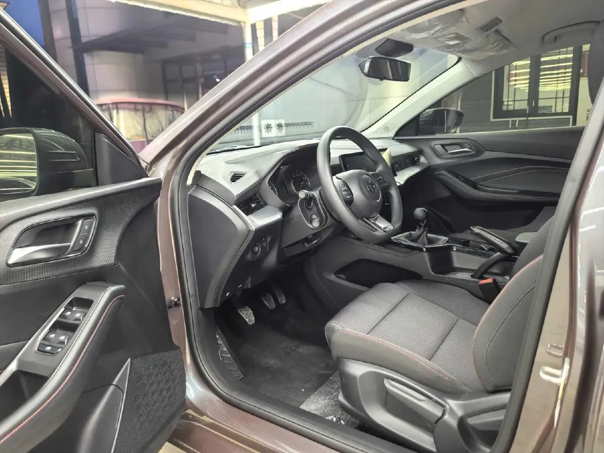 2022 MG 5 1.5L 120HP L4 5MT,autocango,china used car exporter,china ev exporter,chinese used car exporter,chinese used ev exporter