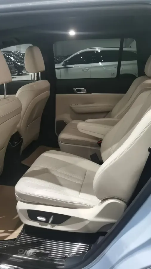 2020 Li ONE Range Extended 131HP REEV 40.5KWH,autocango,china used car exporter,china ev exporter,chinese used car exporter,chinese used ev exporter