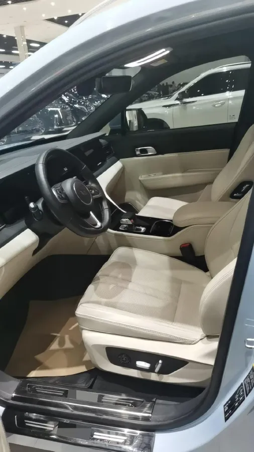 2020 Li ONE Range Extended 131HP REEV 40.5KWH,autocango,china used car exporter,china ev exporter,chinese used car exporter,chinese used ev exporter