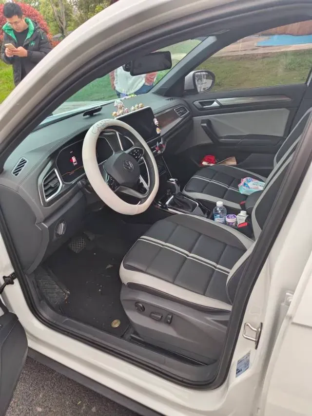 2025 Volkswagen T-Roc 1.5T 160HP L4 7DCT,autocango,china used car exporter,china ev exporter,chinese used car exporter,chinese used ev exporter