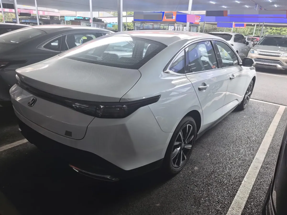 2025 ChangAn Eado 1.5T 192HP L4 7DCT,autocango,china used car exporter,china ev exporter,chinese used car exporter,chinese used ev exporter