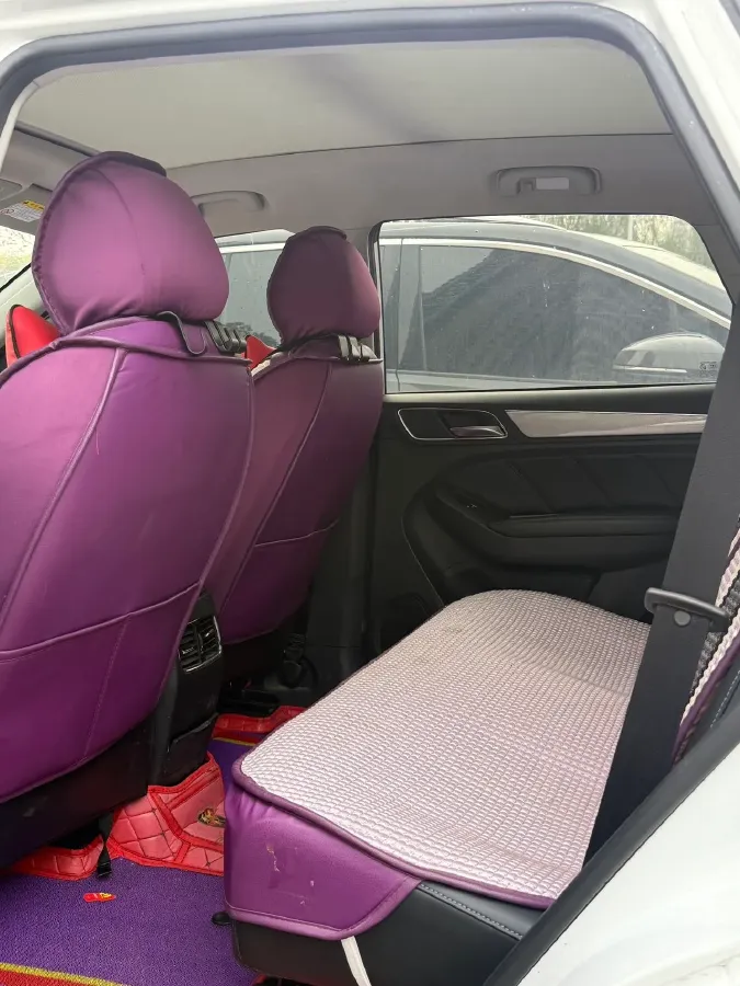 2020 Roewe i6 1.5T 169HP L4 7DCT,autocango,china used car exporter,china ev exporter,chinese used car exporter,chinese used ev exporter