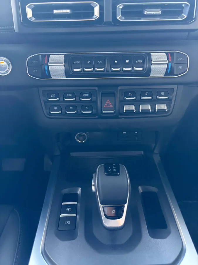 2025 212 212 T01 2.0T 170HP L4 8AT,autocango,china used car exporter,china ev exporter,chinese used car exporter,chinese used ev exporter