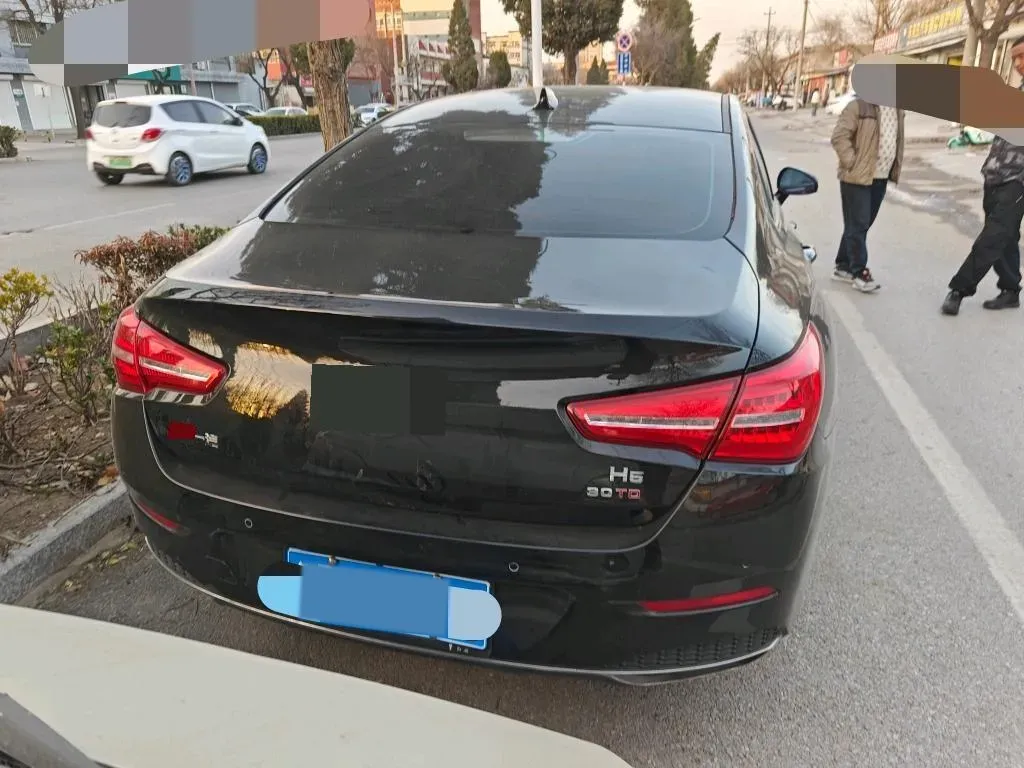 2020 HongQi H5 1.5T 169HP L4 7DCT,autocango,china used car exporter,china ev exporter,chinese used car exporter,chinese used ev exporter