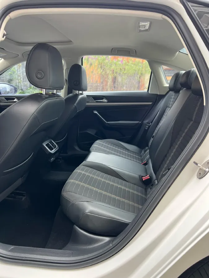 2018 Skoda Karoq 1.4T 150HP L4 7DCT,autocango,china used car exporter,china ev exporter,chinese used car exporter,chinese used ev exporter