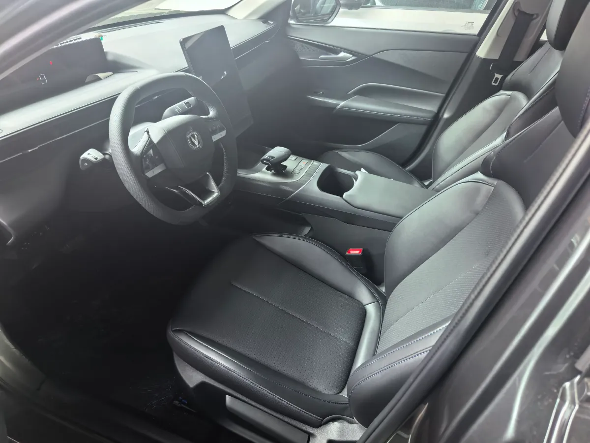 2025 ChangAn Eado 1.5T 192HP L4 7DCT,autocango,china used car exporter,china ev exporter,chinese used car exporter,chinese used ev exporter