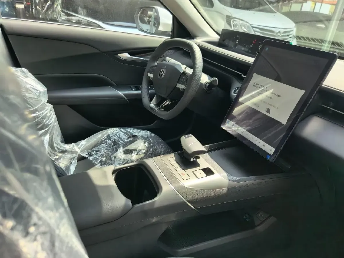 2025 ChangAn Eado 1.5T 192HP L4 7DCT,autocango,china used car exporter,china ev exporter,chinese used car exporter,chinese used ev exporter