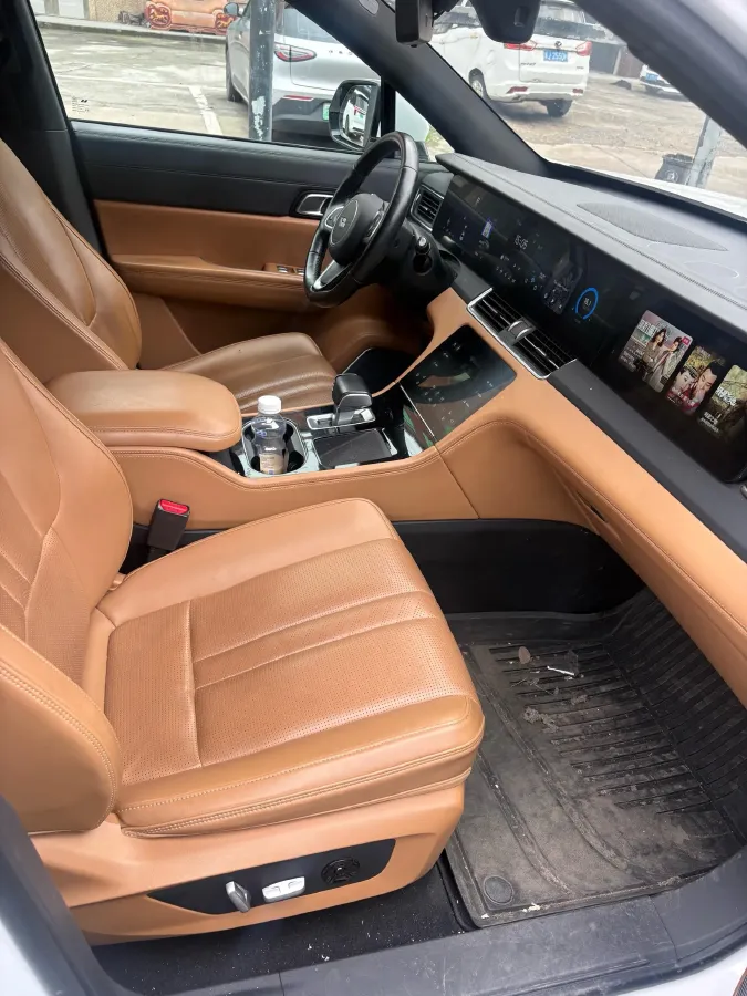 2020 Li ONE Range Extended 131HP REEV 40.5KWH,autocango,china used car exporter,china ev exporter,chinese used car exporter,chinese used ev exporter