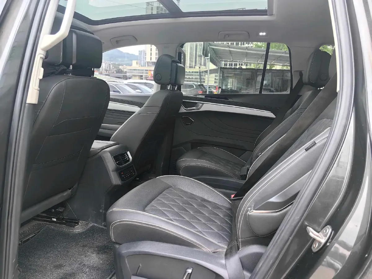 2022 Volkswagen Talagon 2.0T 220HP L4 7DCT,autocango,china used car exporter,china ev exporter,chinese used car exporter,chinese used ev exporter