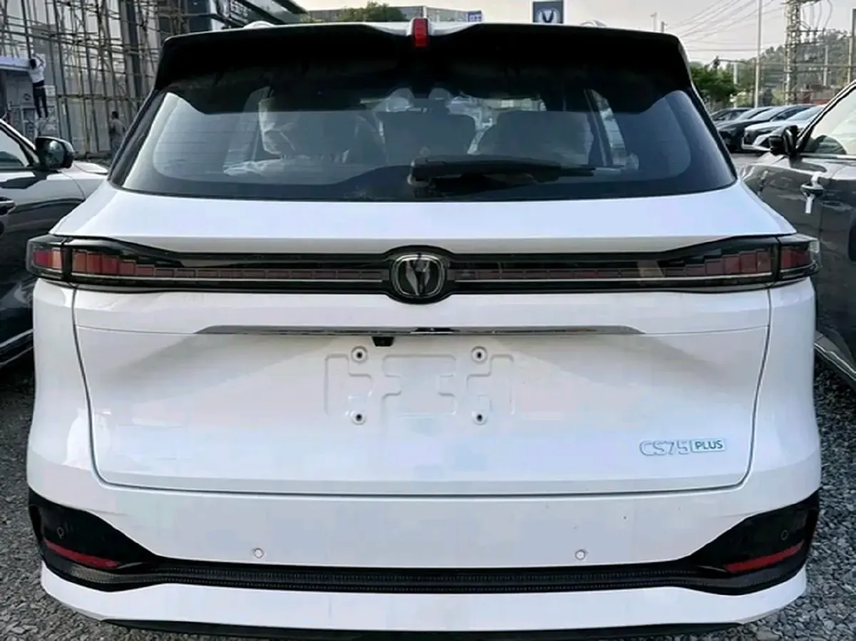 2025 ChangAn CS75 Plus 1.5T 192HP L4 8AT,autocango,china used car exporter,china ev exporter,chinese used car exporter,chinese used ev exporter