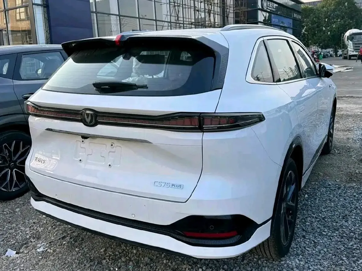 2025 ChangAn CS75 Plus 1.5T 192HP L4 8AT,autocango,china used car exporter,china ev exporter,chinese used car exporter,chinese used ev exporter