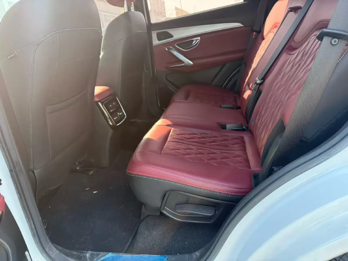 2023 ChangAn Oshan X7 Plus 1.5T 188HP L4 7DCT,autocango,china used car exporter,china ev exporter,chinese used car exporter,chinese used ev exporter