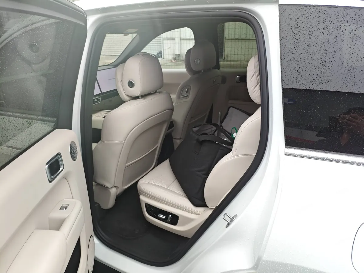 2025 Li L8 Range Extended 154HP REEV,autocango,china used car exporter,china ev exporter,chinese used car exporter,chinese used ev exporter