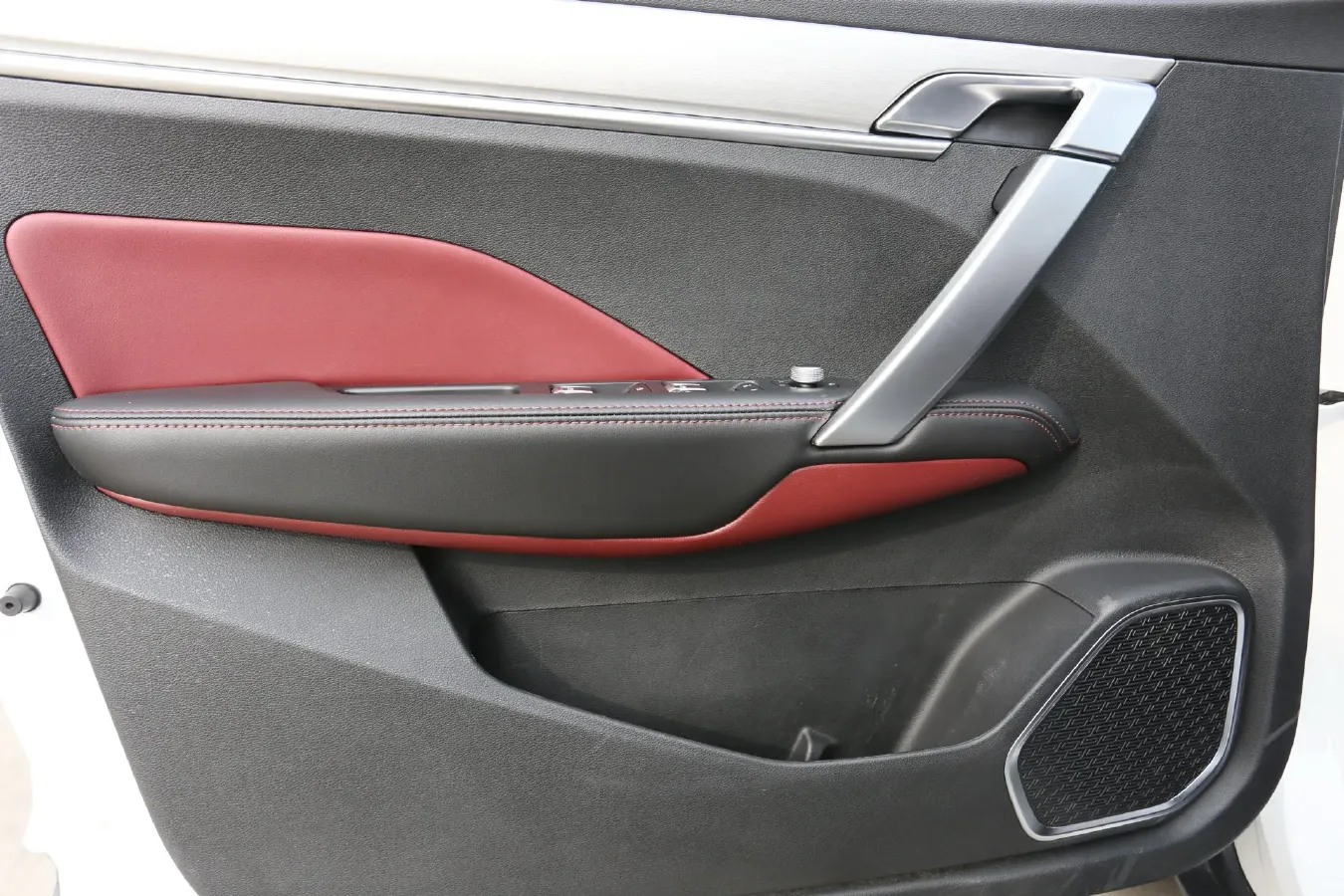 2021 Geely Coolray 1.4T 141HP L4 6DCT,autocango,china used car exporter,china ev exporter,chinese used car exporter,chinese used ev exporter