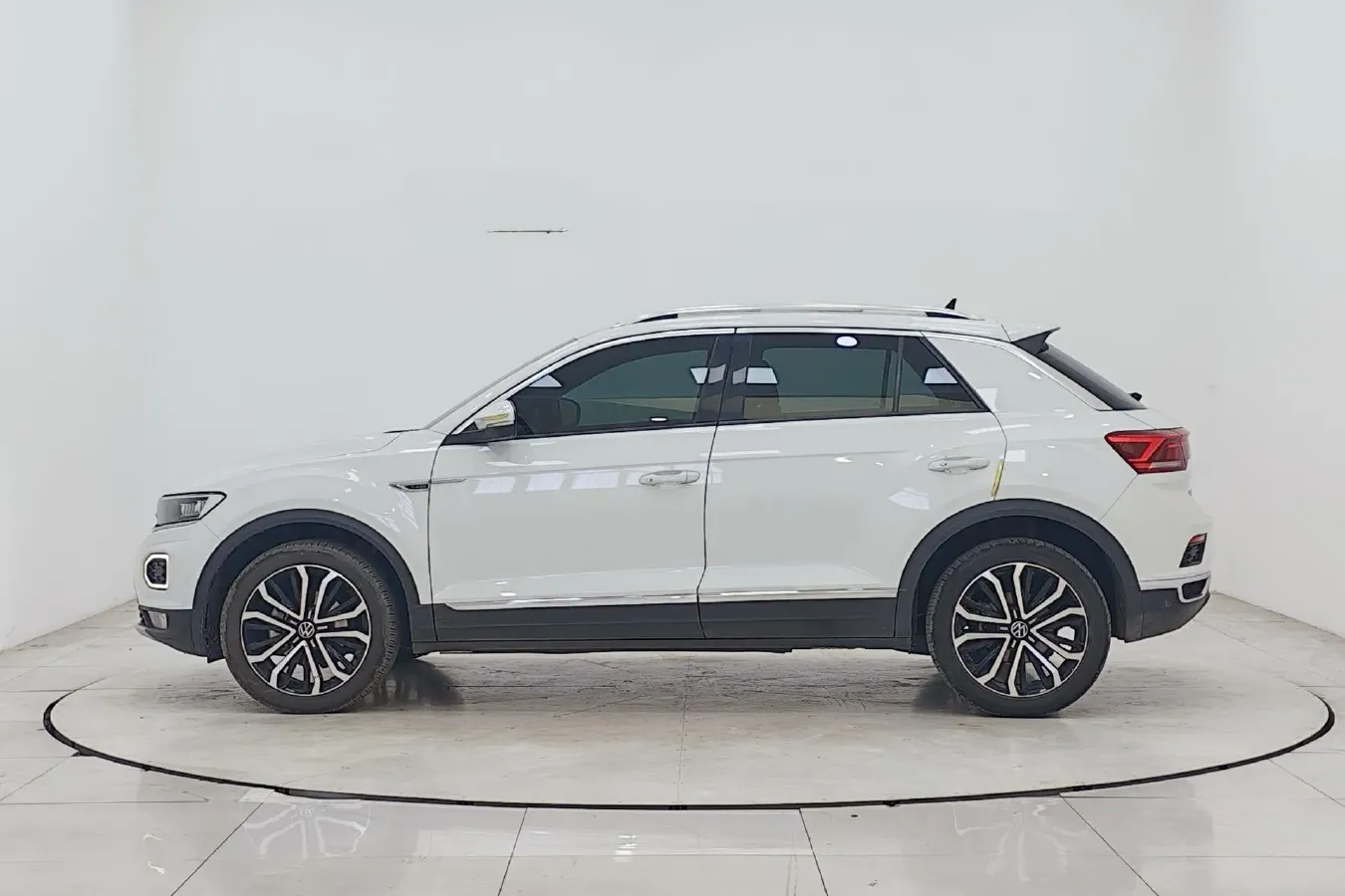 2021 Volkswagen T-Roc 1.4T 150HP L4 7DCT,autocango,china used car exporter,china ev exporter,chinese used car exporter,chinese used ev exporter