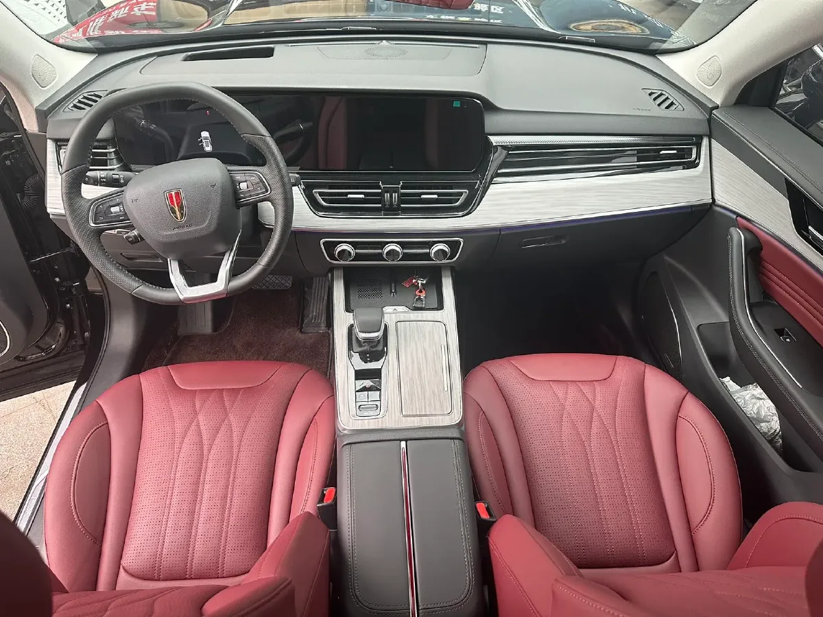 2025 HongQi HS5 2.0T 252HP L4 8AT,autocango,china used car exporter,china ev exporter,chinese used car exporter,chinese used ev exporter