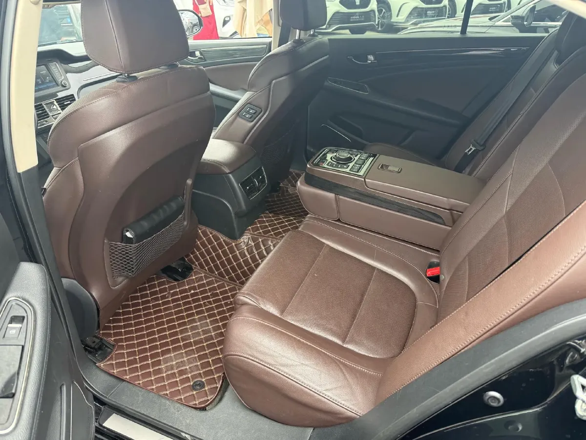 2018 HongQi H7 2.0T 204HP L4 6AT,autocango,china used car exporter,china ev exporter,chinese used car exporter,chinese used ev exporter