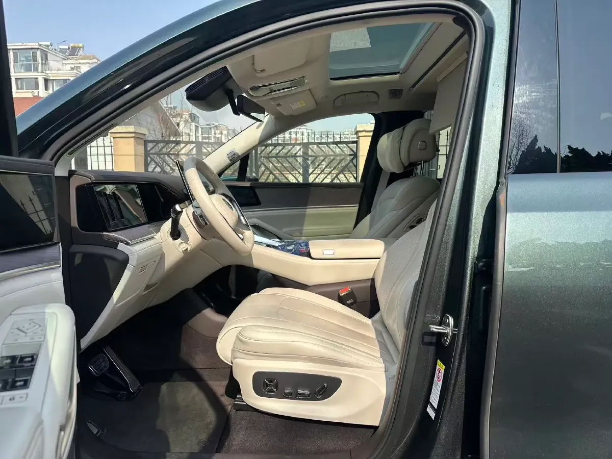 2025 Denza DenzaN9 2.0T 207HP L4 E-CVT PHEV,autocango,china used car exporter,china ev exporter,chinese used car exporter,chinese used ev exporter