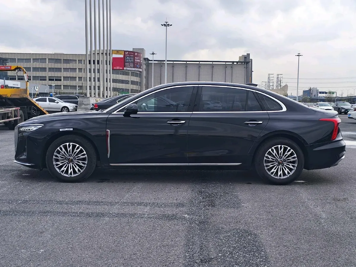 2024 HongQi H5 2.0T 224HP L4 8AT,autocango,china used car exporter,china ev exporter,chinese used car exporter,chinese used ev exporter