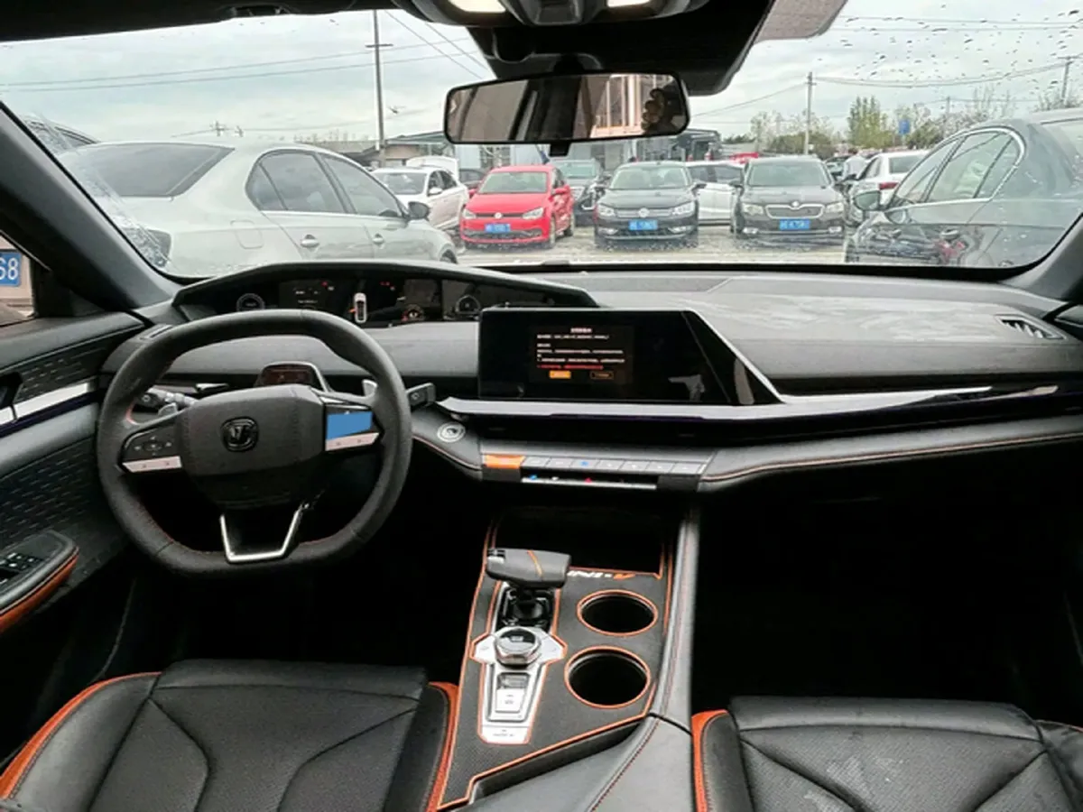 2023 ChangAn UNI-V 1.5T 188HP L4 7DCT,autocango,china used car exporter,china ev exporter,chinese used car exporter,chinese used ev exporter