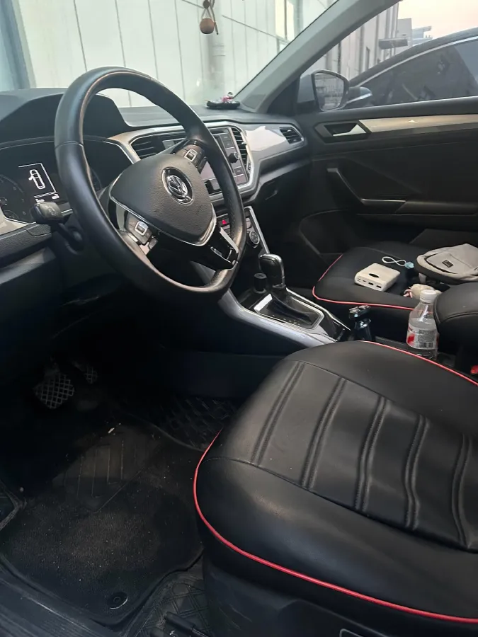 2020 Volkswagen T-Roc 1.4T 131HP L4 7DCT,autocango,china used car exporter,china ev exporter,chinese used car exporter,chinese used ev exporter