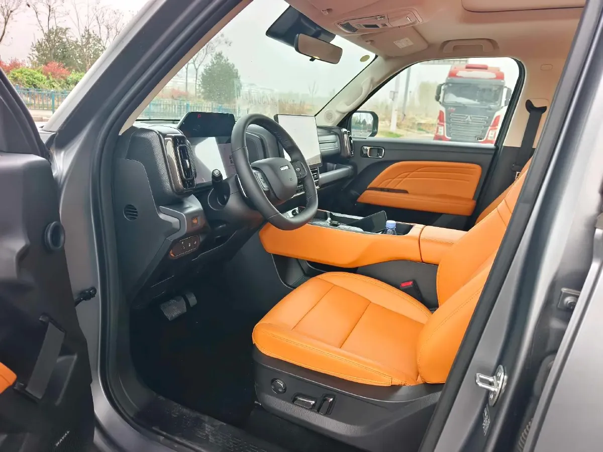 2025 Haval Raptor 2.0T 238HP L4 9DCT,autocango,china used car exporter,china ev exporter,chinese used car exporter,chinese used ev exporter
