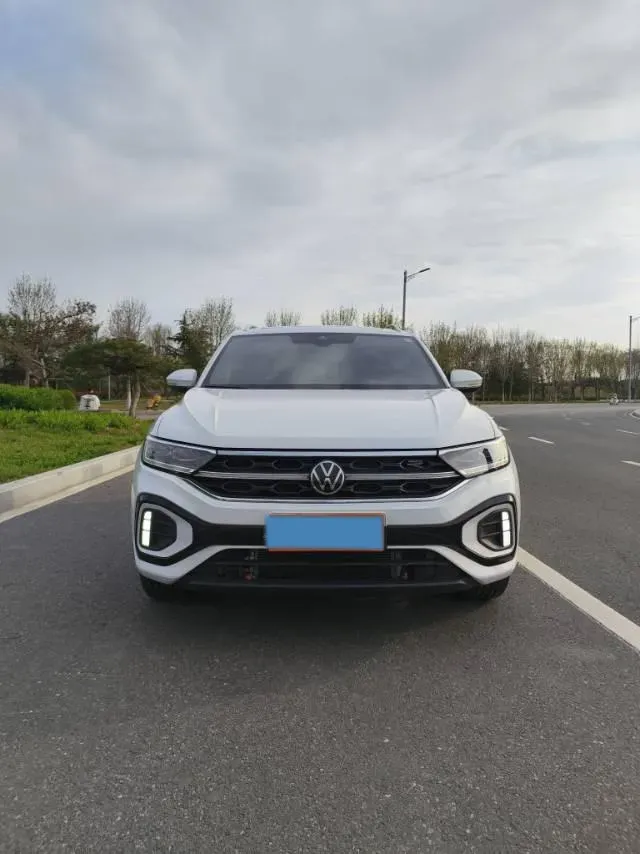 2024 Volkswagen T-Roc 1.5T 160HP L4 7DCT,autocango,china used car exporter,china ev exporter,chinese used car exporter,chinese used ev exporter