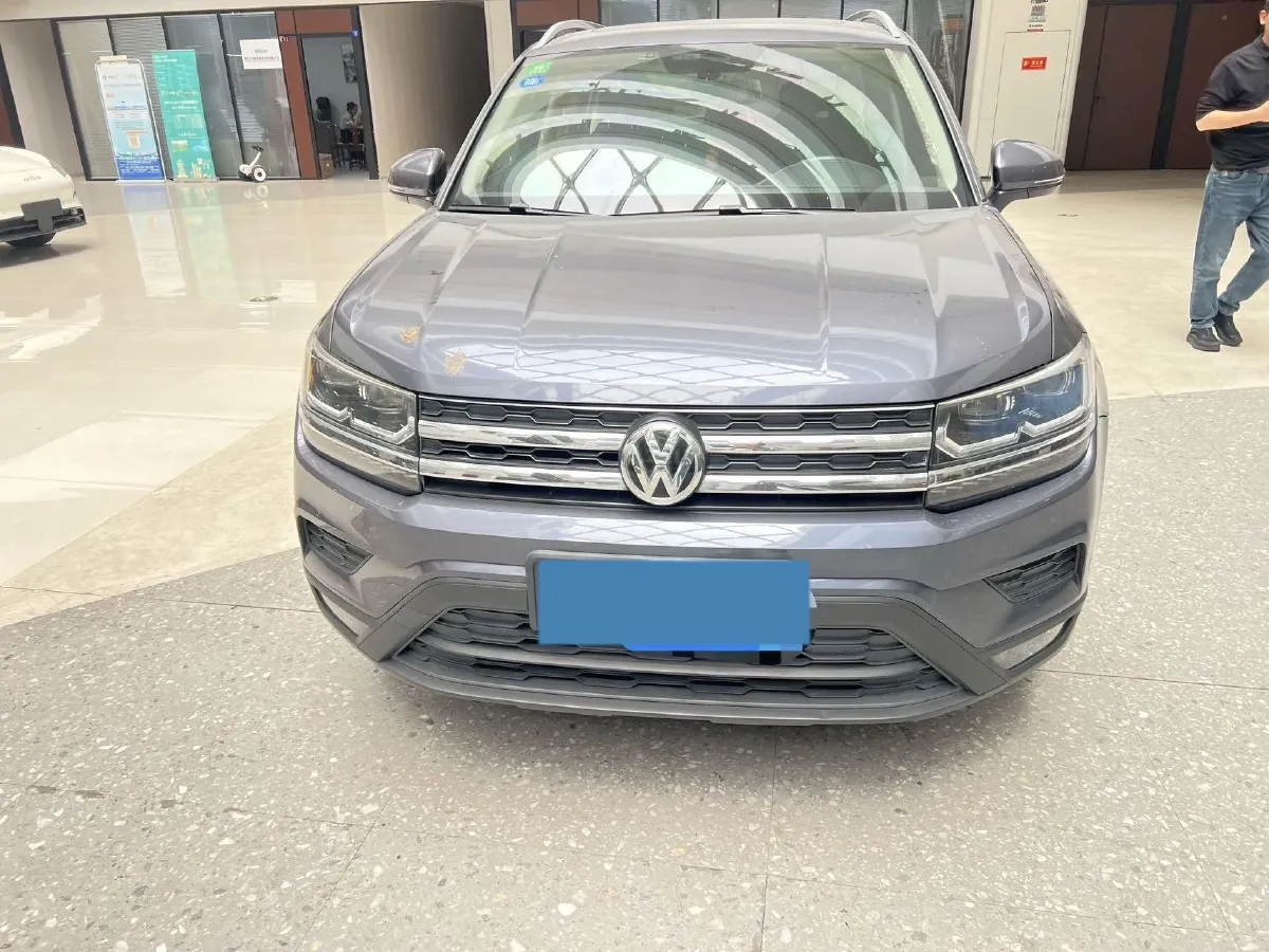 2019 MINI MINI 1.5T 102HP L3 7DCT,autocango,china used car exporter,china ev exporter,chinese used car exporter,chinese used ev exporter