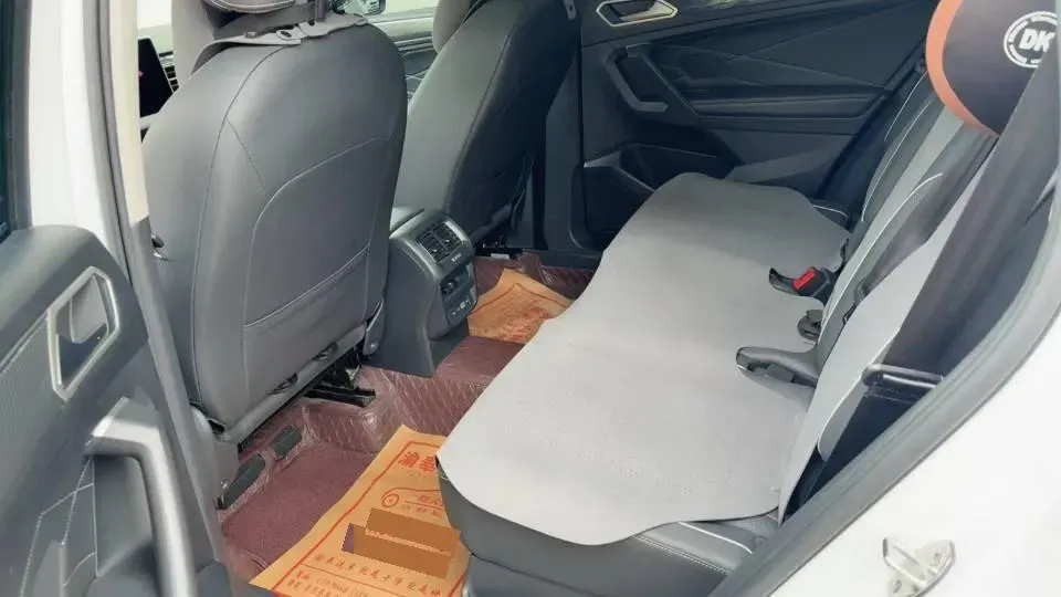 2024 Volkswagen Tiguan L 2.0T 186HP L4 7DCT,autocango,china used car exporter,china ev exporter,chinese used car exporter,chinese used ev exporter