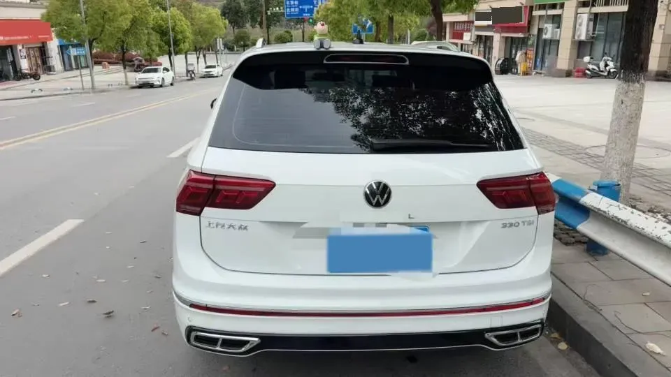 2024 Volkswagen Tiguan L 2.0T 186HP L4 7DCT,autocango,china used car exporter,china ev exporter,chinese used car exporter,chinese used ev exporter