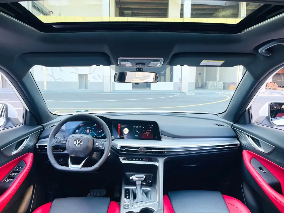 2021 ChangAn CS35 Plus 1.4T 160HP L4 7DCT,autocango,china used car exporter,china ev exporter,chinese used car exporter,chinese used ev exporter