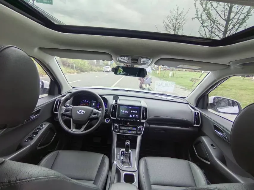 2018 Hyundai ix35 2.0L 160HP L4 6AT,autocango,china used car exporter,china ev exporter,chinese used car exporter,chinese used ev exporter