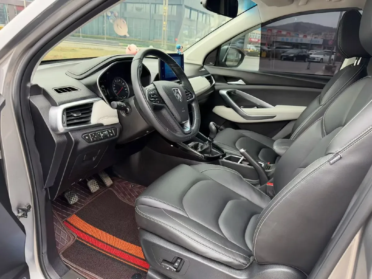 2018 BaoJun 530 1.5T 150HP L4 6MT,autocango,china used car exporter,china ev exporter,chinese used car exporter,chinese used ev exporter