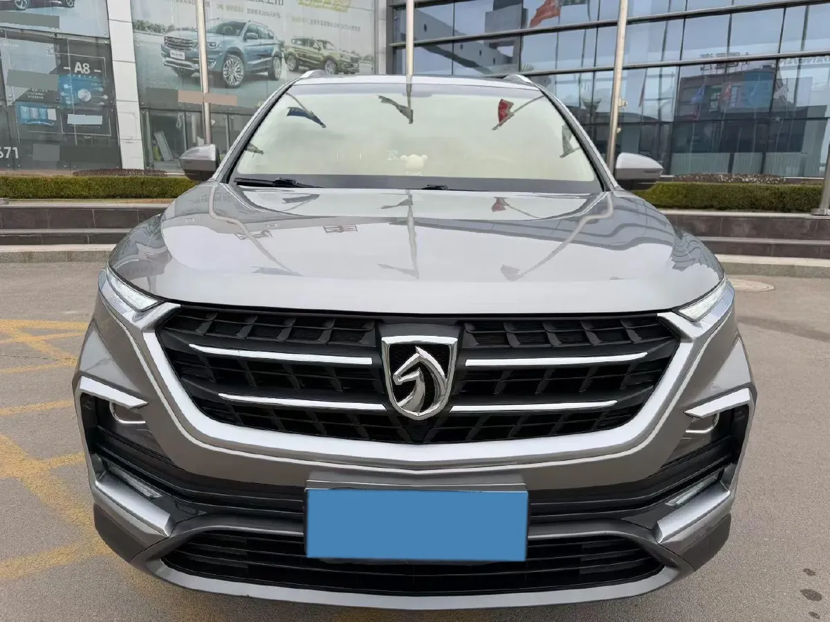 2018 BaoJun 530 1.5T 150HP L4 6MT,autocango,china used car exporter,china ev exporter,chinese used car exporter,chinese used ev exporter